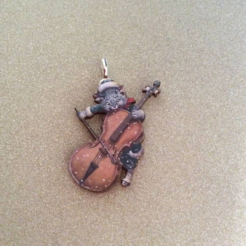 Katze Und Bass Anhänger /Schrulliger Tier - Instrumentenschmuck/Kitsch Katzen Anhänger/Skurriler Tier Anhänger/statement Schmuck Katze Und Bass Anhänger /Schrulliger Tier - Instrumentenschmuck/Kitsch Katzen Anhänger/Skurriler Tier Anhänger/statement Schmuck von LisaJanesGifts