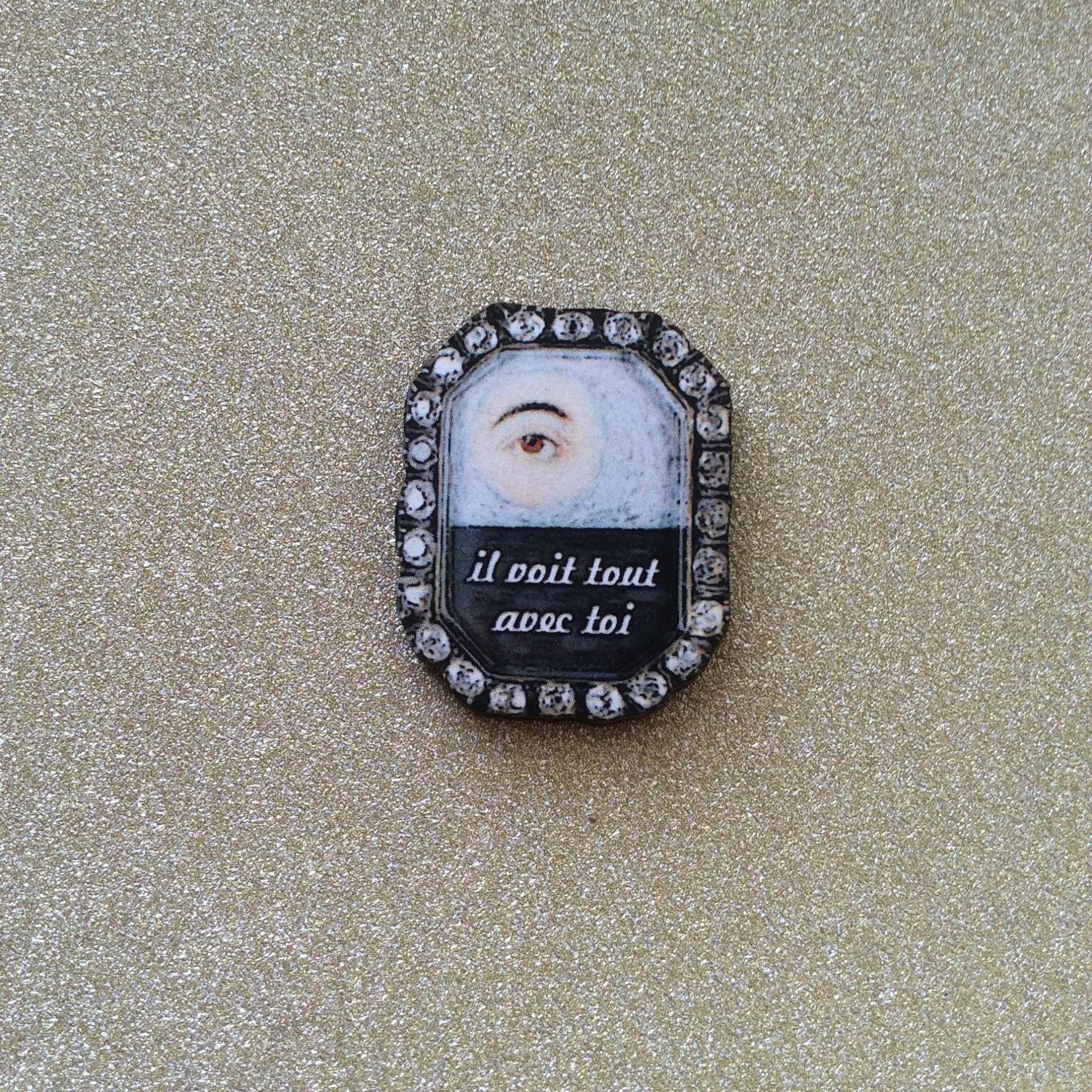 Liebhaber Augenschmuck/Secret Eye Badge Lovers Anhänger Holz Brosche Pin Gifts Liebhaber Augenschmuck/Secret Eye Badge Lovers Anhänger Holz Brosche Pin Gifts von LisaJanesGifts