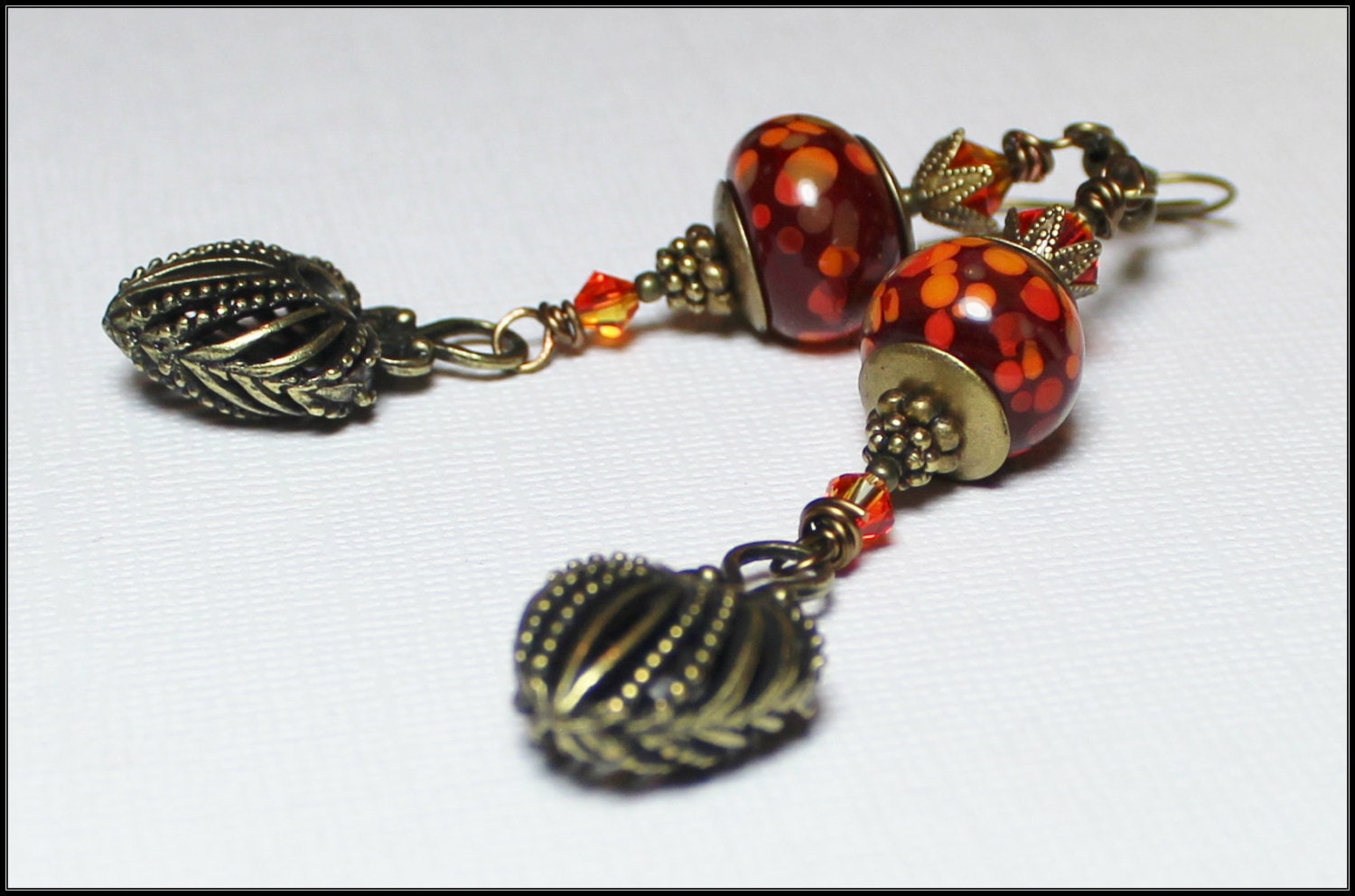Feuertanz... Handgemachter Schmuck Ohrringe Perlen Lampwork Glas Kristall Antik Messing Ziegel Rot Flamme Orange Gelb Handwerker Boho Langes Herz Feuertanz... Handgemachter Schmuck Ohrringe Perlen Lampwork Glas Kristall Antik Messing Ziegel Rot Flamme Orange Gelb Handwerker Boho Langes Herz von LisaSuverAdornments