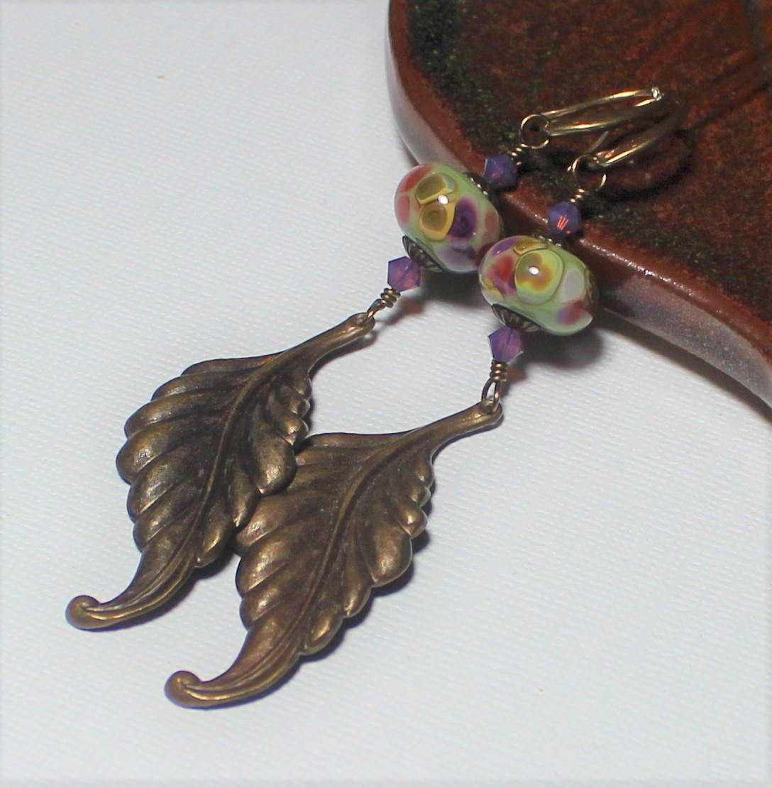 Handgefertigt, Schmuck, Ohrringe, Perlen, Glasperlen, Kristall, Antik Messing, Salbei, Oliv, Grün, Rosa, Lavendel, Erdig, Boho, Handwerker, Lang Handgefertigt, Schmuck, Ohrringe, Perlen, Glasperlen, Kristall, Antik Messing, Salbei, Oliv, Grün, Rosa, Lavendel, Erdig, Boho, Handwerker, Lang von LisaSuverAdornments