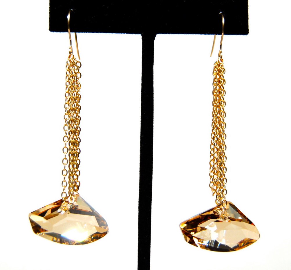 Gold Kristall Swarovski Tropfen Ohrringe - 14K Filled Kette Gold Kristall Swarovski Tropfen Ohrringe - 14K Filled Kette von LisaWJewelry