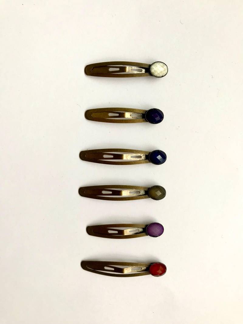 Ein Paar Flip-Haarclips Mit Acryl-Schmuckstein von LisaandLavender