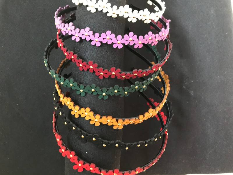 Gänseblümchen Blumen Haarband Weich Bequem von LisaandLavender