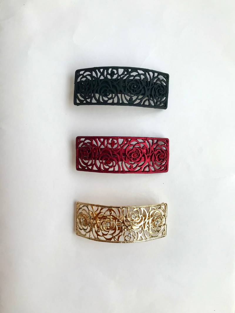 Rosen-Design Gebogener Mittelgroßer Metallclip in Den Farben Gold, Schwarz, Rot Mit Kristallen Verziert von LisaandLavender