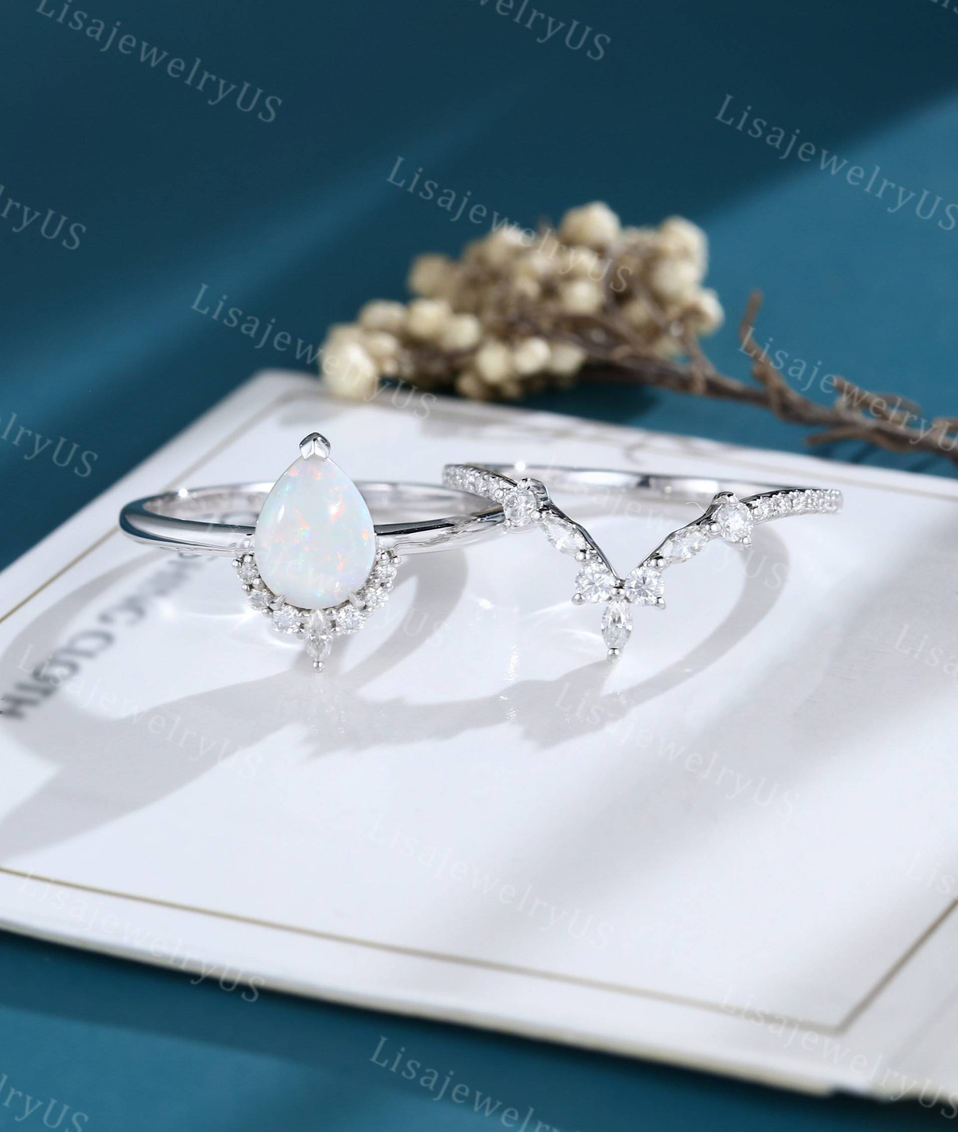 Birnenopal Verlobungsring Set Vintage Weißgold Verlobungsringe Art Deco Geschwungener Diamant von LisajewelryUS