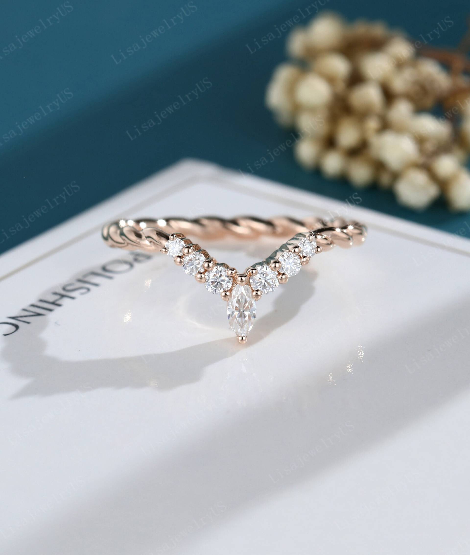 Moissanite Trauring Rose Gold Ehering Geschwungener Marquise Schnitt Diamant Vintage Band Twisted Jubiläum Versprechen von LisajewelryUS