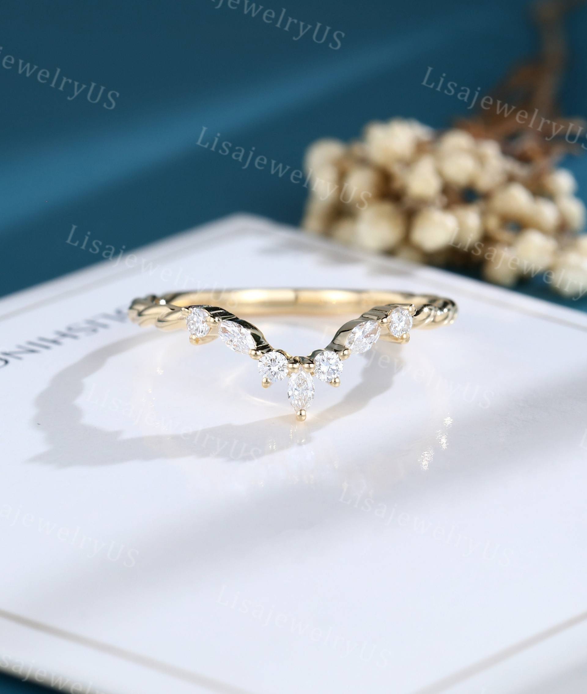 Moissanite Ehering Geschwungener Trauring Gelbgold Vintage Marquise Unikat 3/4 Eternity Gedrehter Brautring Moissanite Ehering Geschwungener Trauring Gelbgold Vintage Marquise Unikat 3/4 Eternity Gedrehter Brautring von LisajewelryUS