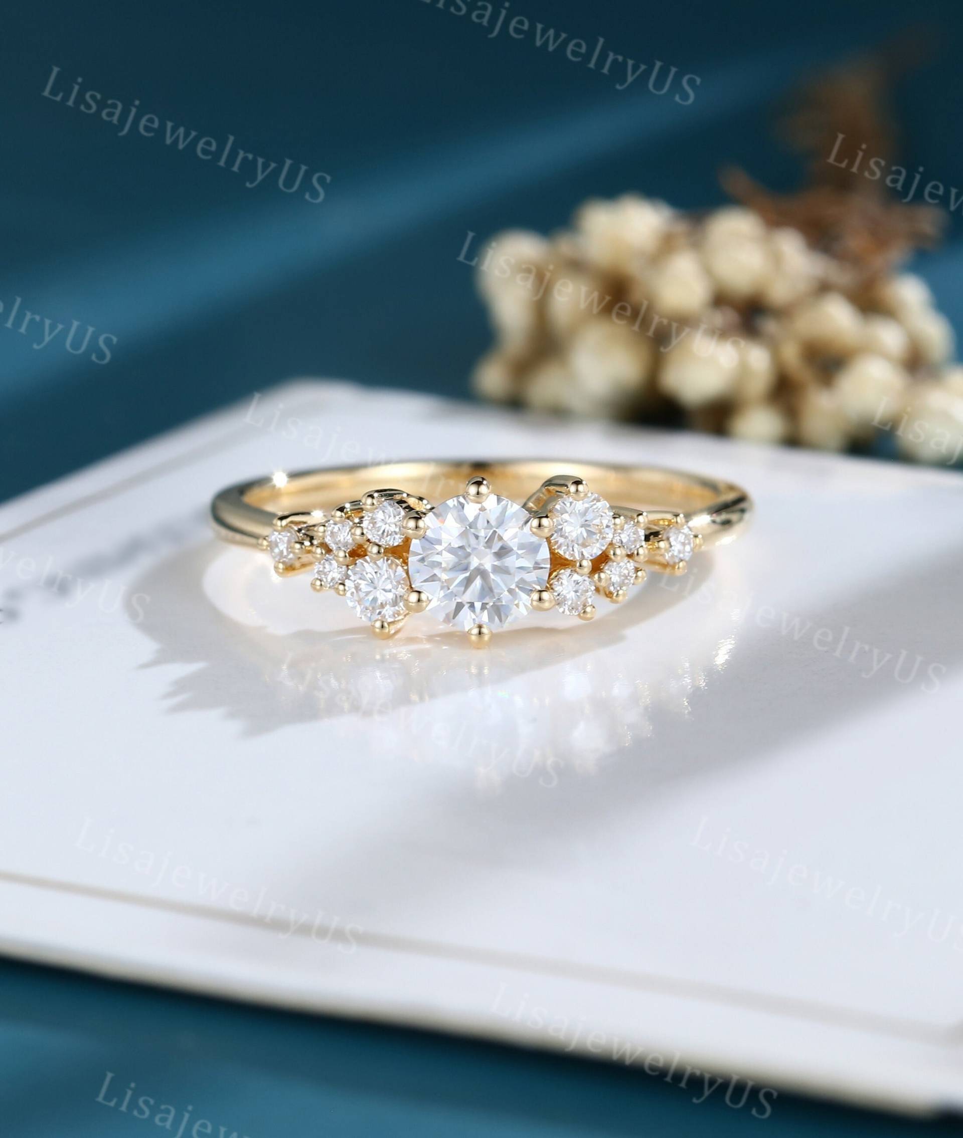 Moissanite Verlobungsring Vintage Massiver 14K Gold Art-Deco-Zierlicher Einzigartiger Brautjubiläum Versprechensring von LisajewelryUS