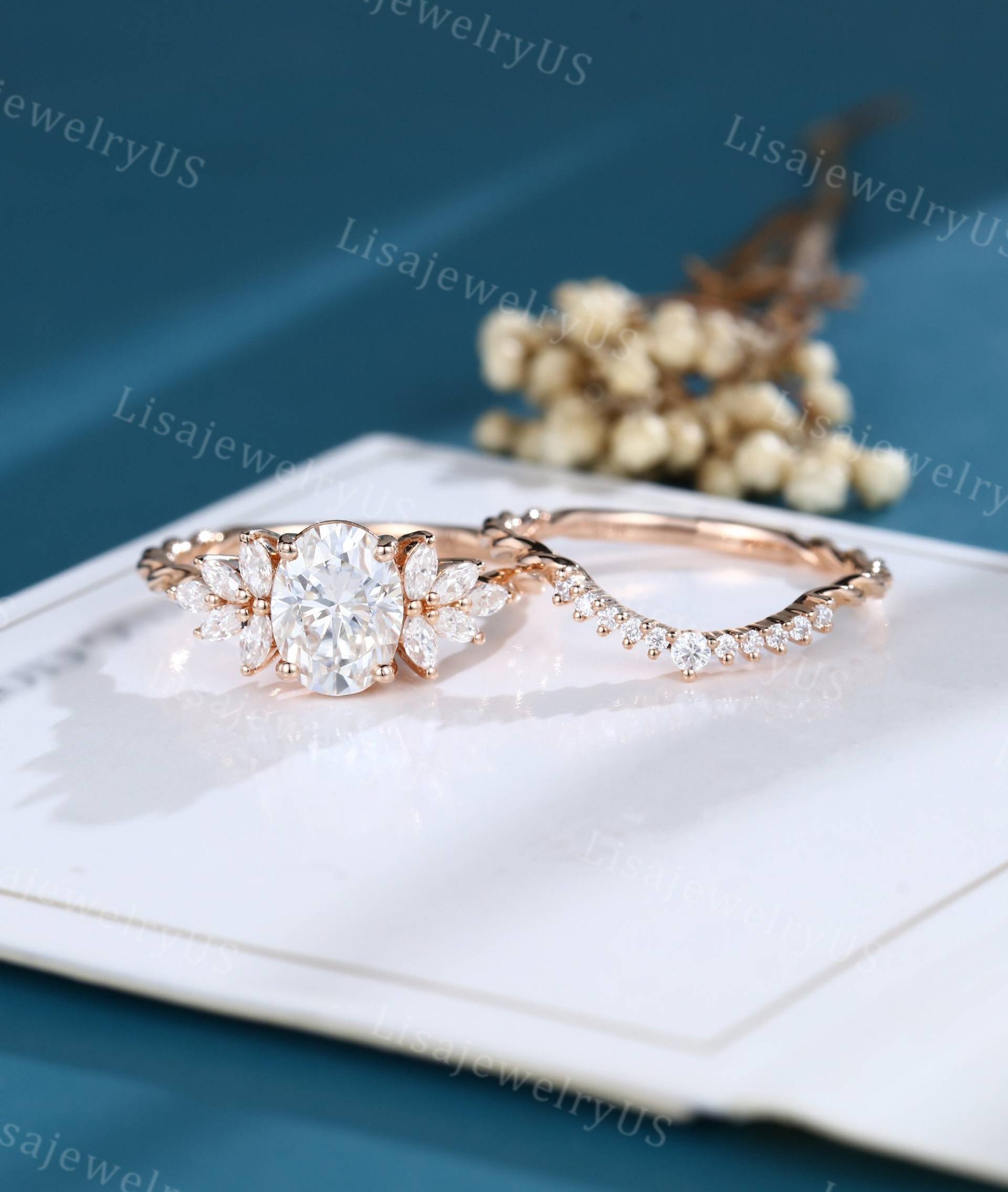 Oval Moissanit Verlobungsring Set Rosegold Vintage Art Deco Ring Unikat Diamant Cluster Braut Jahrestag von LisajewelryUS