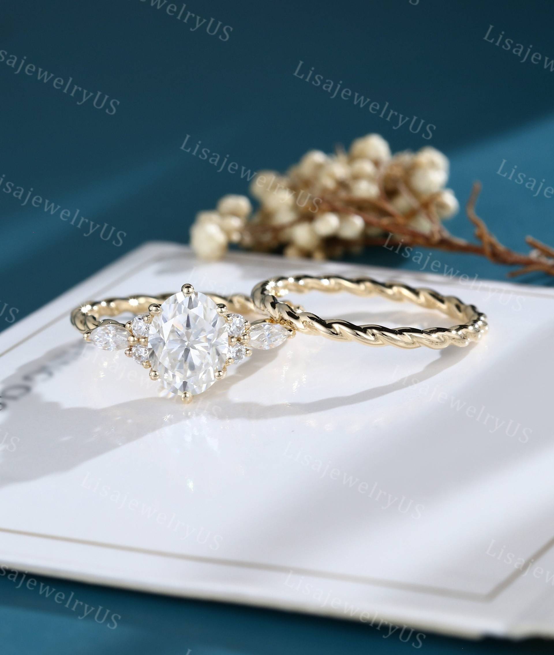 Oval Moissanite Verlobungsring Set Vintage 14K Gold Marquise Diamant Unikat Gedrehtes Ring Braut von LisajewelryUS