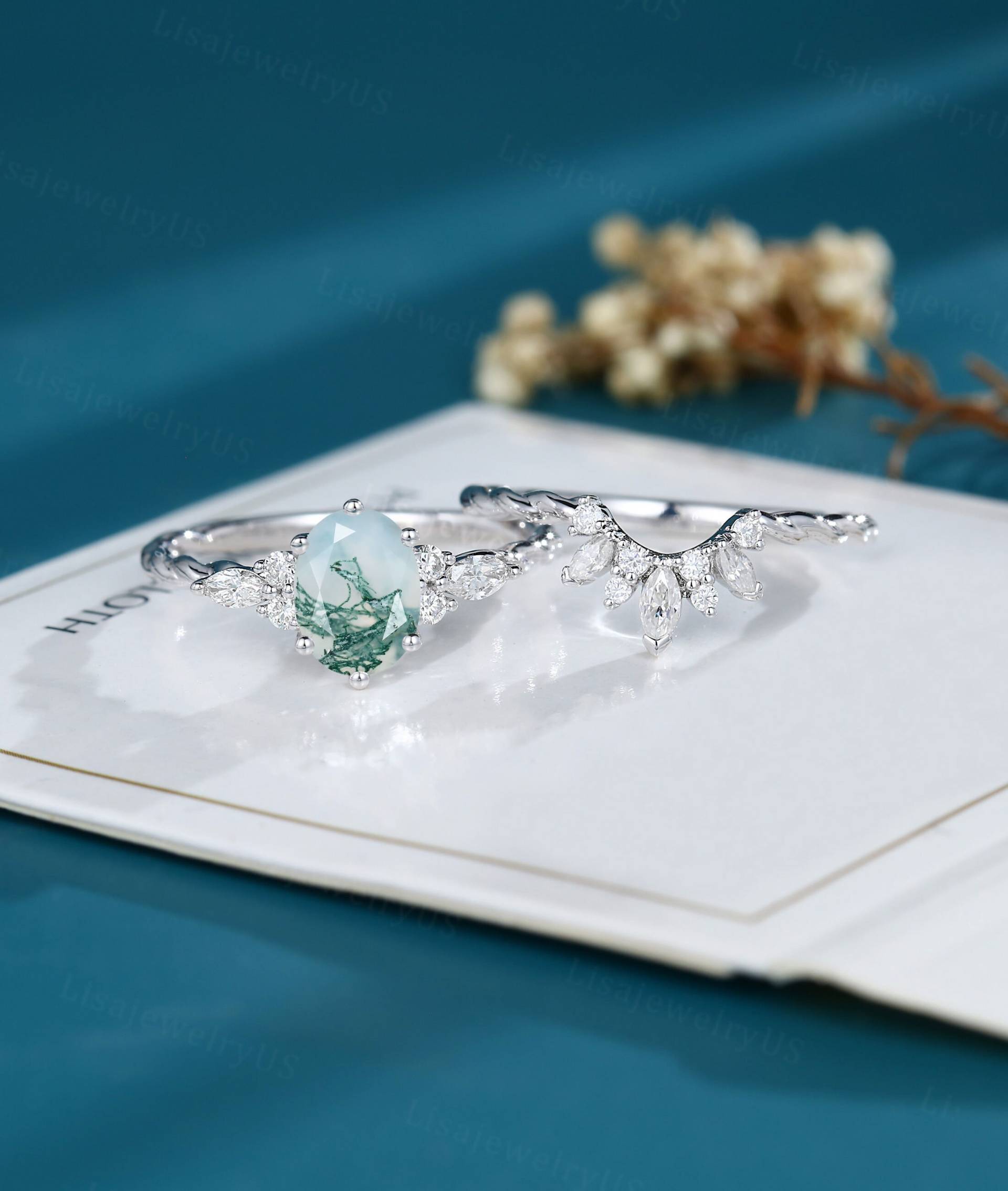 Oval Moosachat Verlobungsring Set Vintage Weißgold Art Deco Zierliche Massive Diamanten Twisted von LisajewelryUS