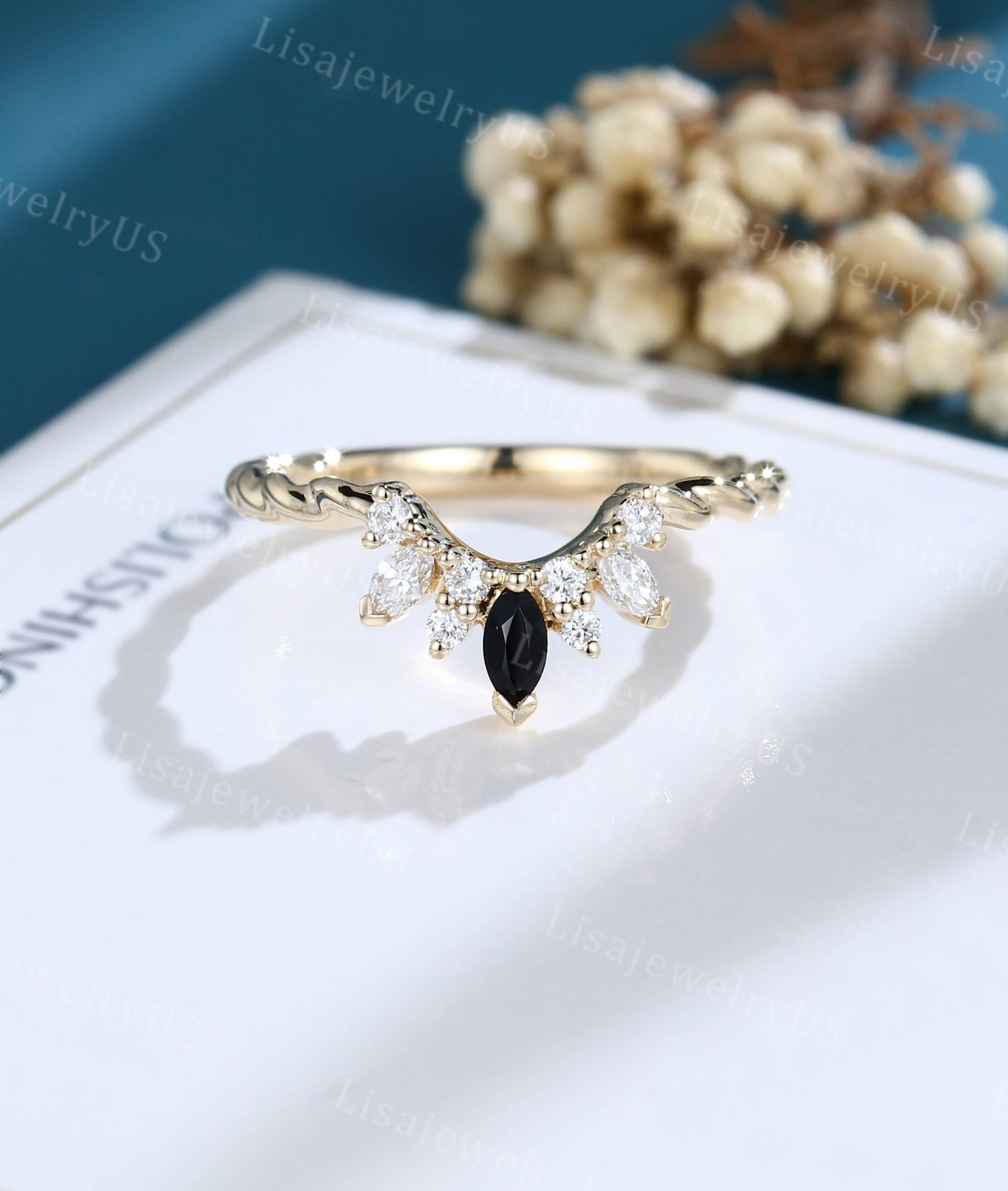 Schwarzer Onyx Vintage Ehering Marquise Moissanit Gold Unikat Geschwungener Diamant Brautschmuck von LisajewelryUS