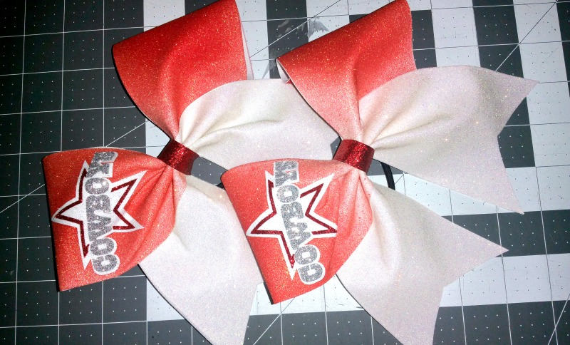 Glitter Ombre Mit Individuellem Aufdruck. Sie Wählen Glitzerfarben/Benutzerdefinierte Imprint Design Cheer Bow Glitter Ombre Mit Individuellem Aufdruck. Sie Wählen Glitzerfarben/Benutzerdefinierte Imprint Design Cheer Bow von LisasCheerBows