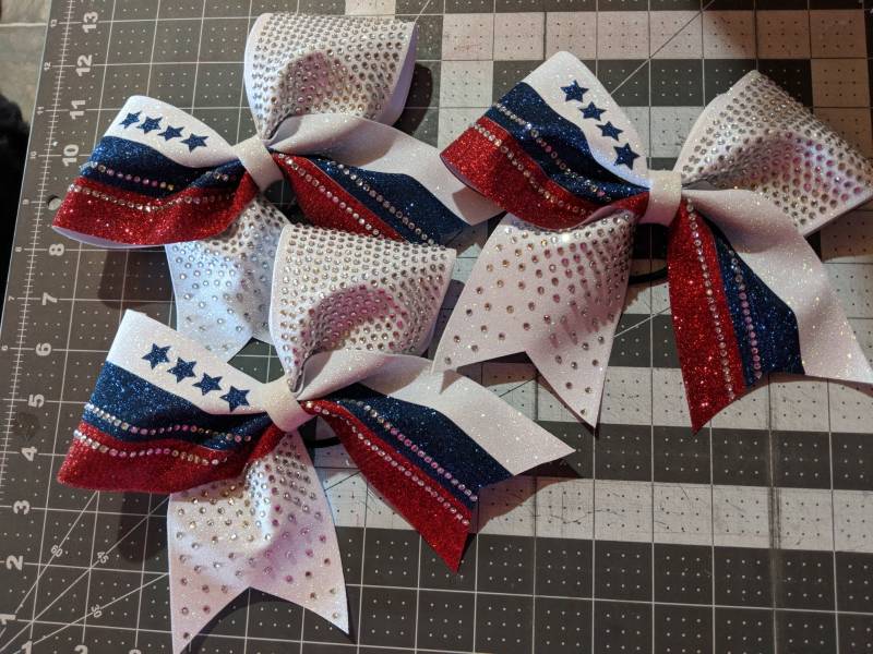 Sie Wählen Glitzerfarben/Glitzer & Strass Custom Design Cheer Bow von LisasCheerBows