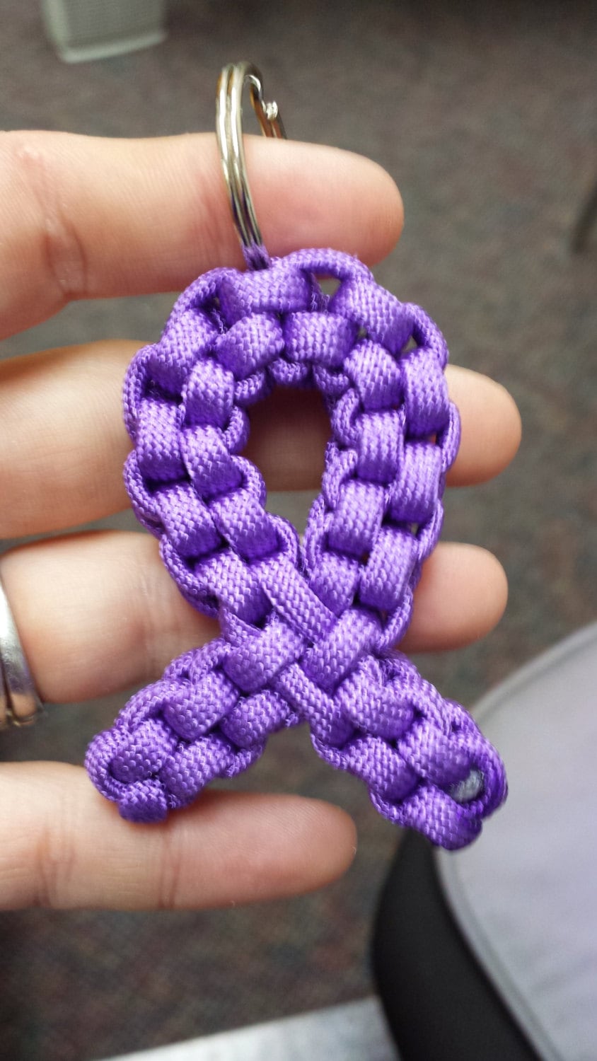 Paracord Bewusstsein Band Schlüsselanhänger Paracord Bewusstsein Band Schlüsselanhänger von LisasKnotCrazy