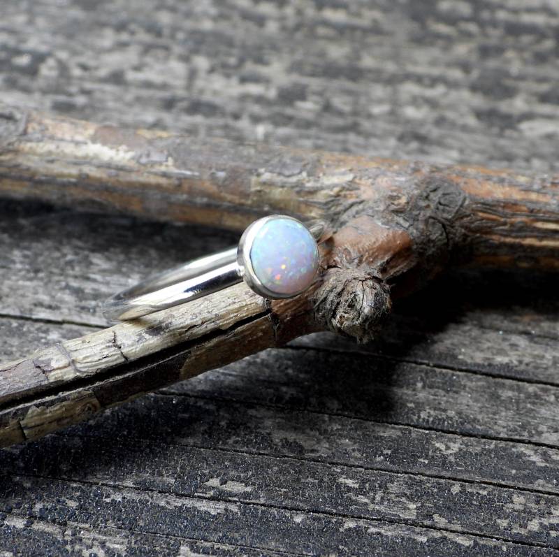 Größe 3 Sterling Silber Opal Ring Oktober Birthstone Stacking Schmuck Größe 3 Sterling Silber Opal Ring Oktober Birthstone Stacking Schmuck von LisasLoveliesJewelry
