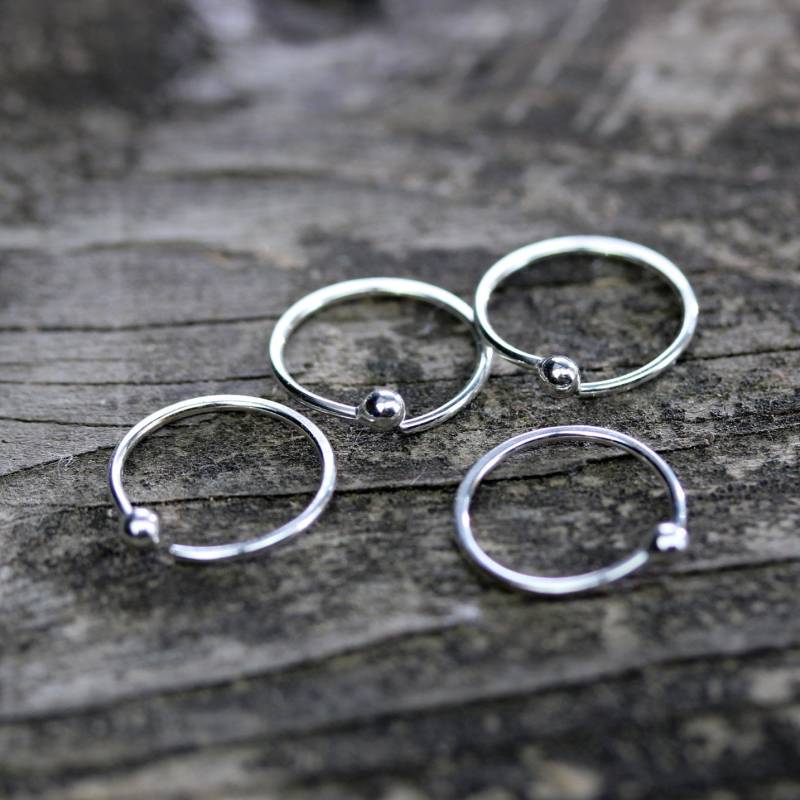 4Er Set Kleine Sterling Silber Creolen Mit Knospen von LisasLoveliesJewelry