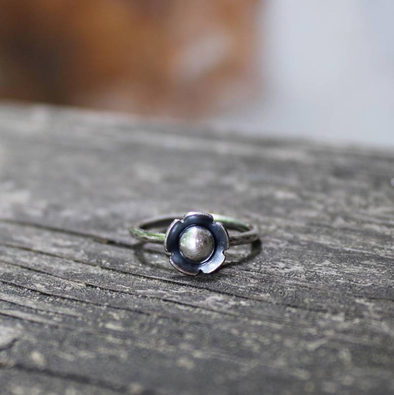 Handgemachte Sterling Silber Blume Ring von LisasLoveliesJewelry