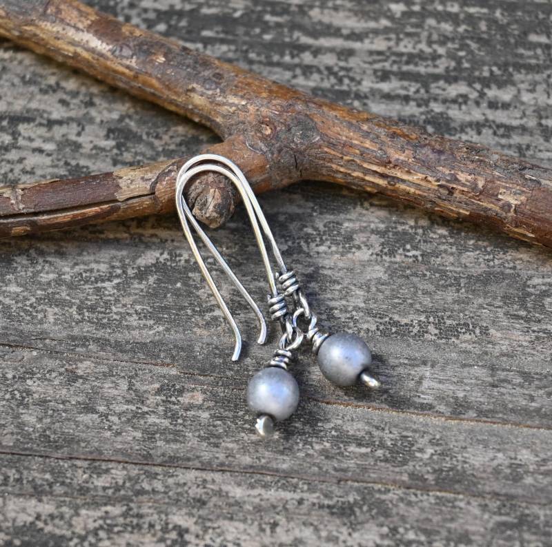 Industrielle Matte Hämatit Sterling Silber Baumeln Ohrringe Industrielle Matte Hämatit Sterling Silber Baumeln Ohrringe von LisasLoveliesJewelry