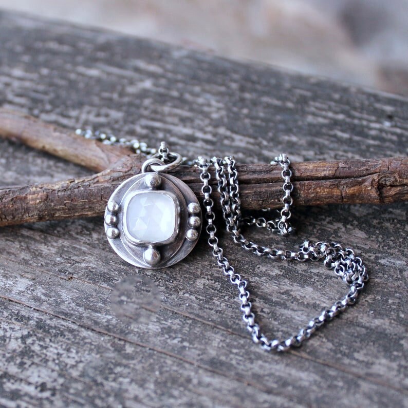Mondstein Sterling Silber Halskette/Weißer Geschenk Für Sie Schmuck Verkauf Natürlicher von LisasLoveliesJewelry