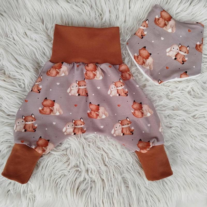 Set, Bio Pumphose Und Halstuch, Fuchs Hase, Herzen, Waldtiere Mitwachshosen, Lätzchen von LisasLovelyClothing