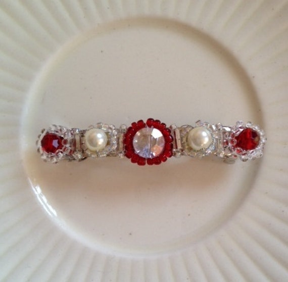 Granat Rote Perlen, Elfenbein Glasperle, Schillernde Klare Kristalle, Urlaub Haar Barettes, Hochzeit Zubehör, Haarspangen, Brautjungfern Geschenke Granat Rote Perlen, Elfenbein Glasperle, Schillernde Klare Kristalle, Urlaub Haar Barettes, Hochzeit Zubehör, Haarspangen, Brautjungfern Geschenke von LisasWishingWELL