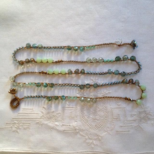 Milchiges Seeglas Grün, Klare Minze, Aqua Blau Facettiert Kristall, Shabby Chic, Boho Gehäkeltes Perlen Wickelarmband Oder Halskette, Brautjungfern Milchiges Seeglas Grün, Klare Minze, Aqua Blau Facettiert Kristall, Shabby Chic, Boho Gehäkeltes Perlen Wickelarmband Oder Halskette, Brautjungfern von LisasWishingWELL