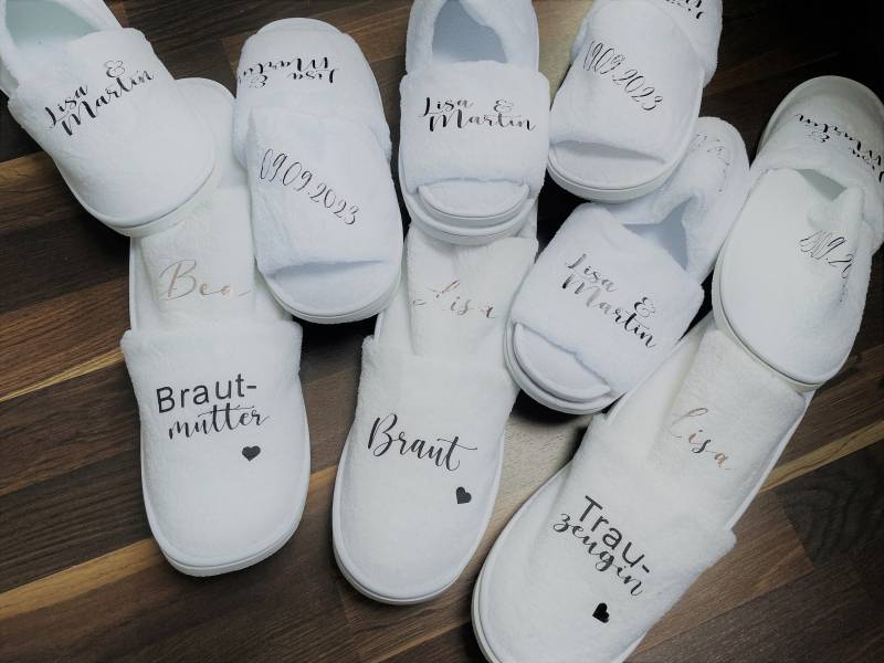 Personalisierte Slipper | Hotelslipper Offen Oder Geschlossen Perfekt Für Hochzeiten Junggesellinnenabschiede, Braut Und Trauzeugin Personalisierte Slipper | Hotelslipper Offen Oder Geschlossen Perfekt Für Hochzeiten Junggesellinnenabschiede, Braut Und Trauzeugin von Lisavonlumali