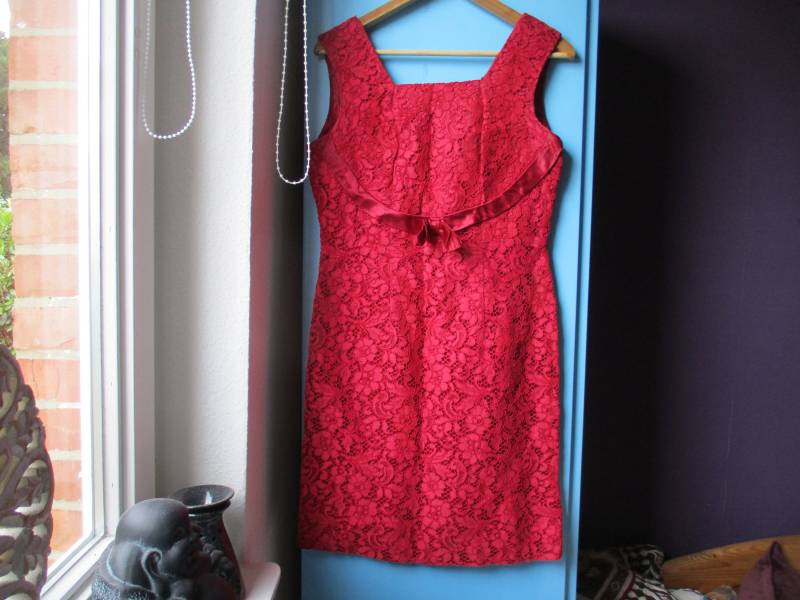 Original Vintage Damenkleid Rot Uschwe Modell Original Vintage Damenkleid Rot Uschwe Modell von Lisdeko