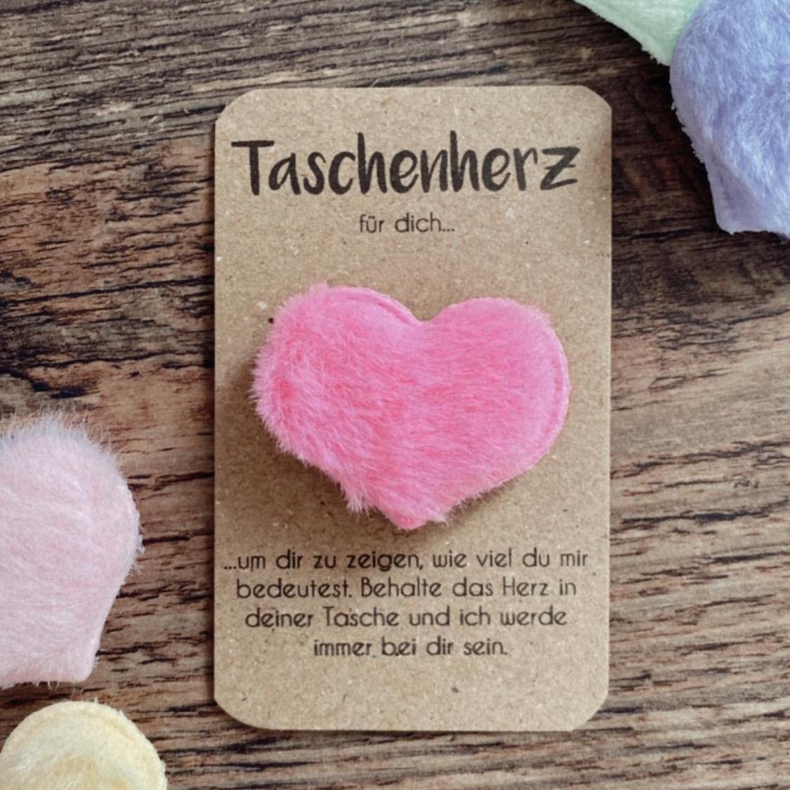 Taschenherz/Plüschherz Taschenumarmung Motivationsgeschenk Kleines Mitbringsel Glücksbringer Geschenk Retro Taschenherz/Plüschherz Taschenumarmung Motivationsgeschenk Kleines Mitbringsel Glücksbringer Geschenk Retro von LiselotteDesignShop