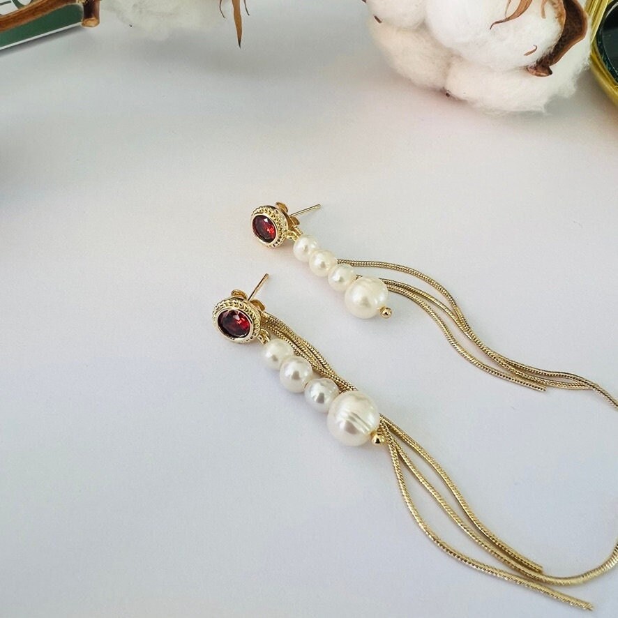 Rote Zirkonia Ohrstecker - 925 Sterling Silber Mit 14K Gold Plattiert Rote Zirkonia Ohrstecker - 925 Sterling Silber Mit 14K Gold Plattiert von LishcaBoutique