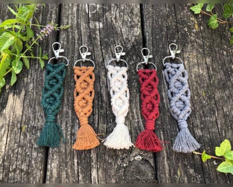 Makramee Schlüsselanhänger Zopf/Geschenkidee Geschenk von Lisiby