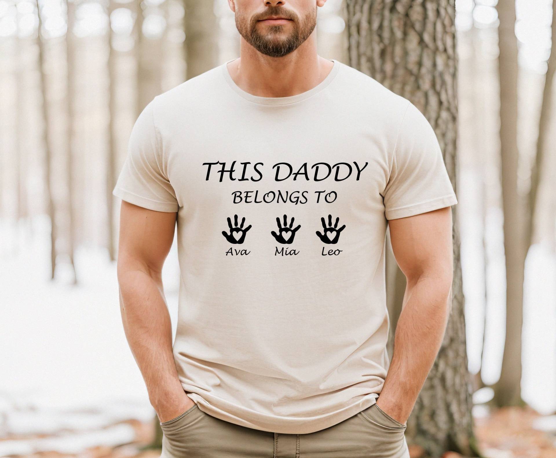 Dieser Papa Gehört, Personalisierter Papa, Neues Papa-Shirt, Papa-Weihnachtsgeschenk, Individuelles Papa-Geburtstagsgeschenk, Lustiges Papa-T-Shirt von LismoreBoutique