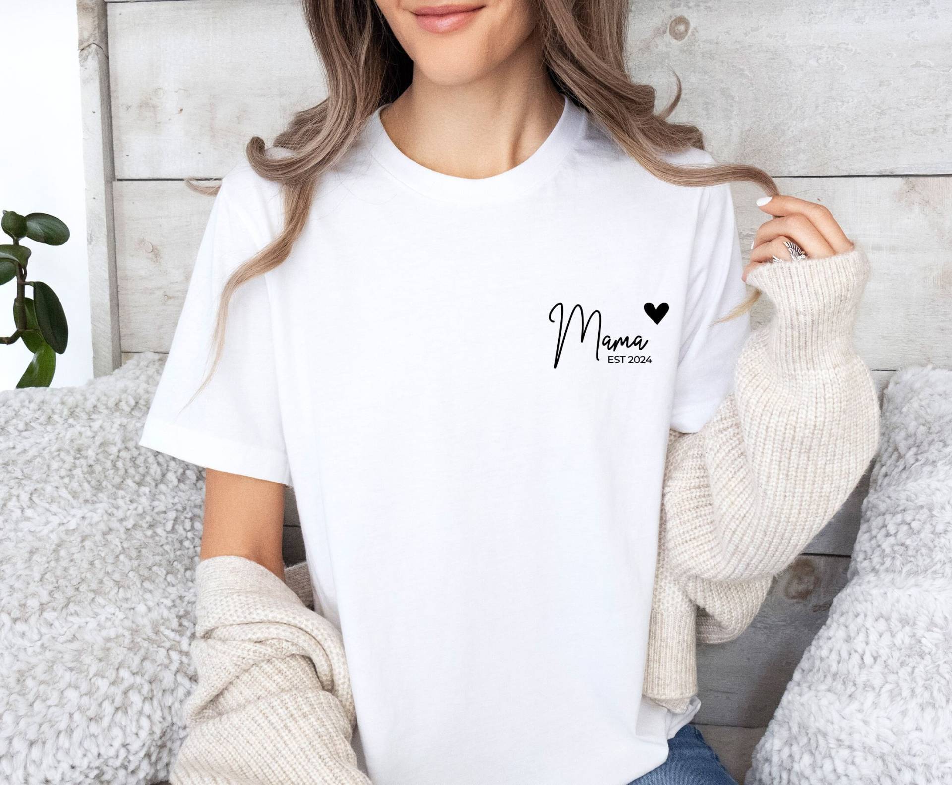 Mama Tshirt, Personalisierte Mama, Muttertagsgeschenk, Neue Geschenk, Süßes T-Shirt, Zu Sein Muttertagsgeschenk von LismoreBoutique