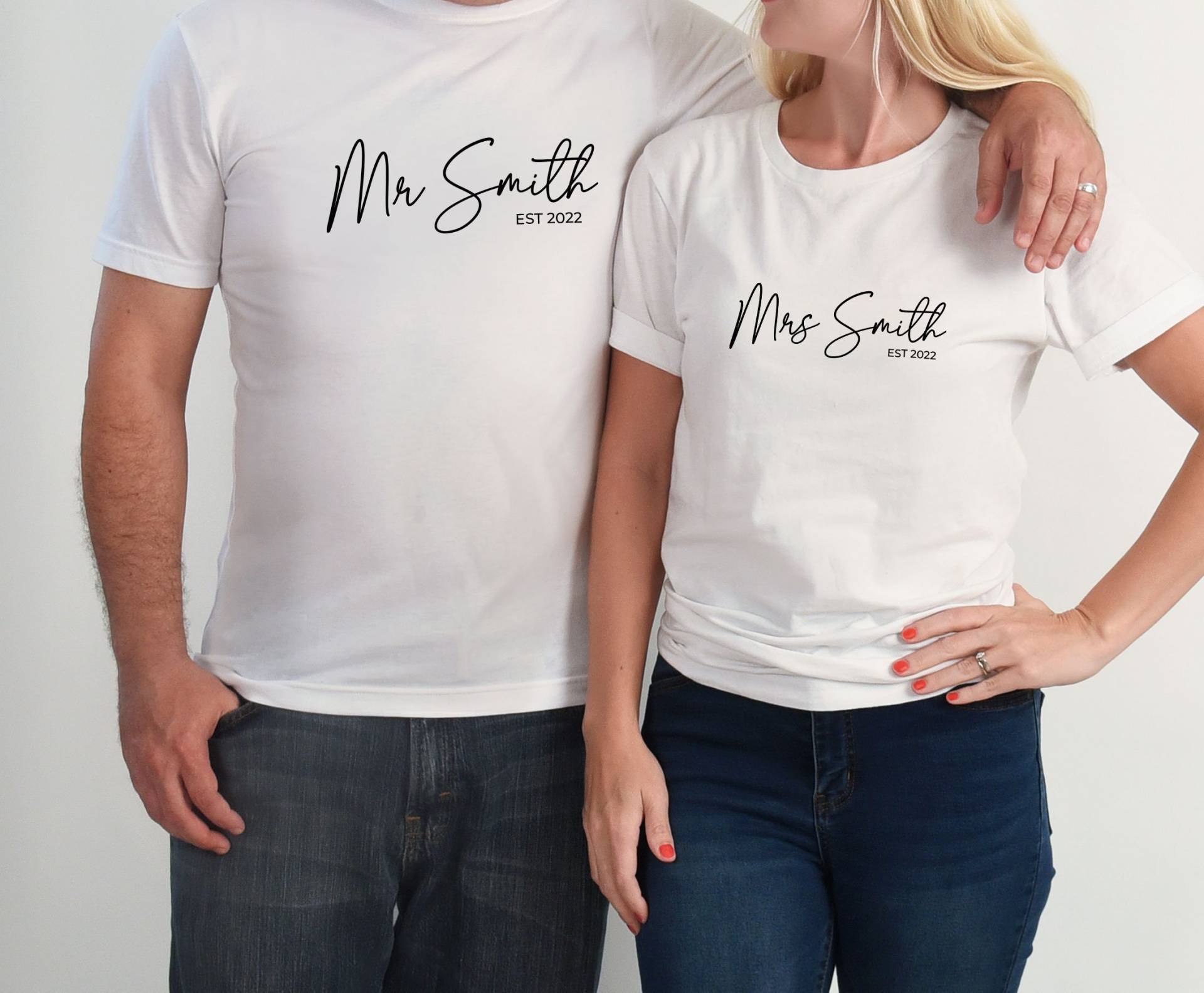 Personalisiertes T-Shirt, Hochzeitshemden, Mr Und Mrs Shirt, Bride To Be Passendes Flitterwochen-Geschenk, Paar-T-Shirt, Just Married Top von LismoreBoutique