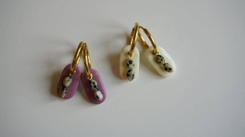 Flieder-Ohrringe Aus Polymer Clay | Handgemachte Creolen in Gold Lila & Creme Mini Flip-Flop Earrings Geschenk Für Sie von LissisLaden