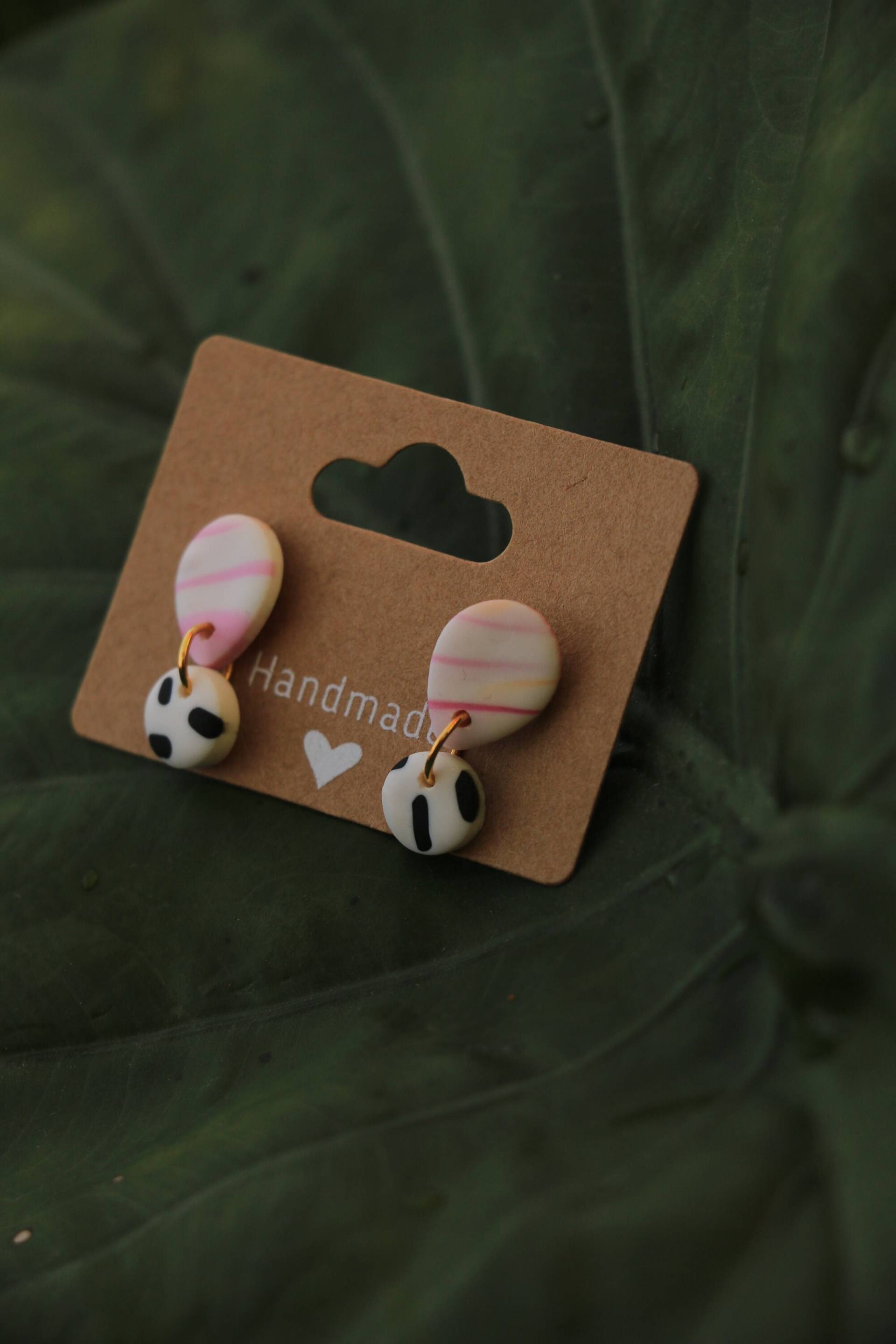 Kleine Hängeohrringe Aus Polymer Clay | Federleichter Schmuck Für Den Alltag Cooler, Moderner Style Handgefertigt Sommerohrring Kleine Hängeohrringe Aus Polymer Clay | Federleichter Schmuck Für Den Alltag Cooler, Moderner Style Handgefertigt Sommerohrring von LissisLaden