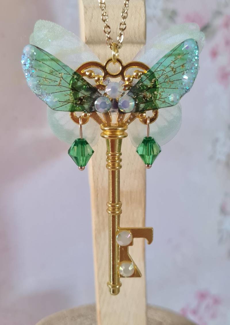 Zarte Feen 2 in 1 Kette "Fay" Mit Goldenen Schlüssel, Flügel, Glitzer, Stoff Schmetterlingen, Handgefertigt Zarte Feen 2 in 1 Kette "Fay" Mit Goldenen Schlüssel, Flügel, Glitzer, Stoff Schmetterlingen, Handgefertigt von LissysFantasy
