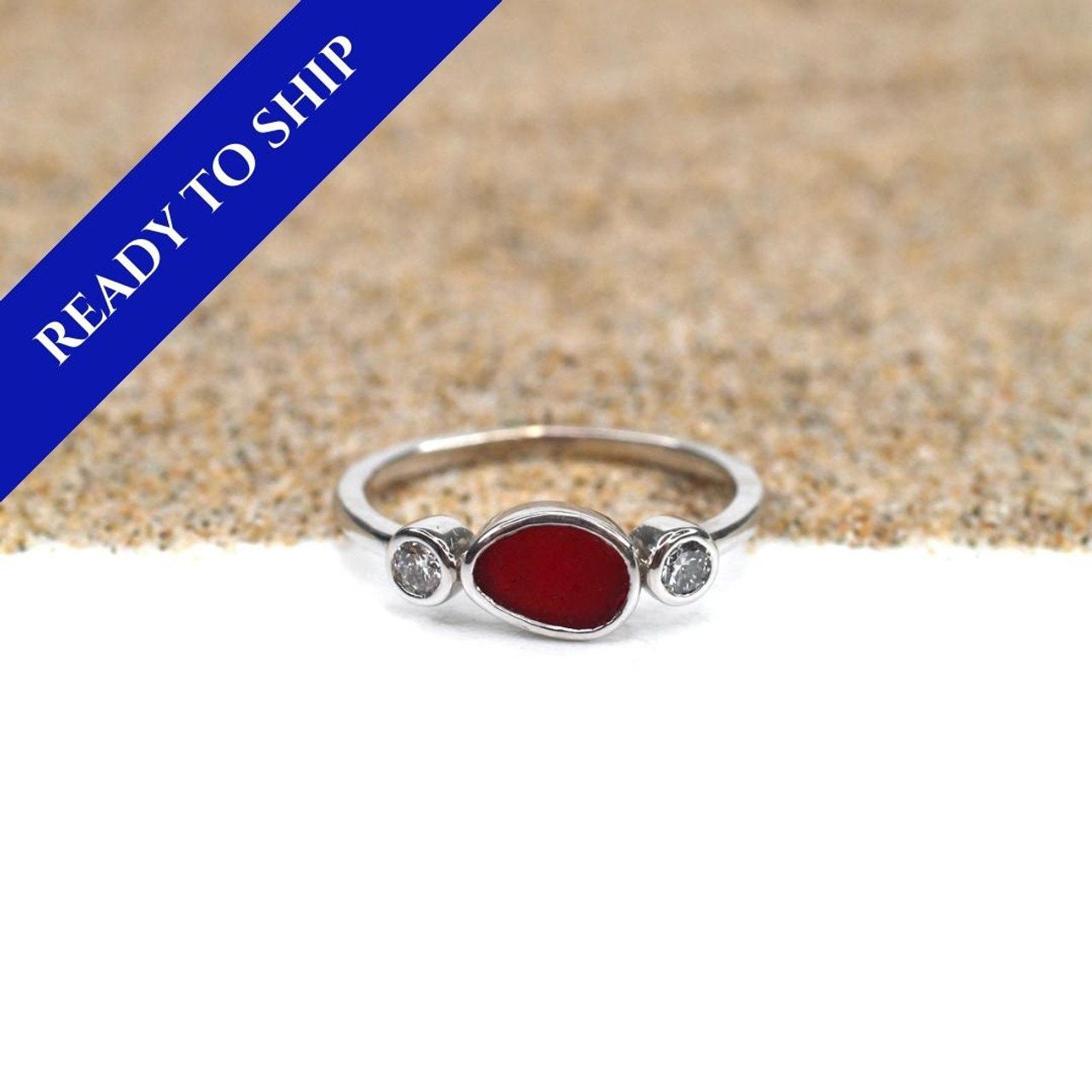 Red Nova Seeglas Verlobungsring | Alternative Ehering von LitaSeaGlassJewelry