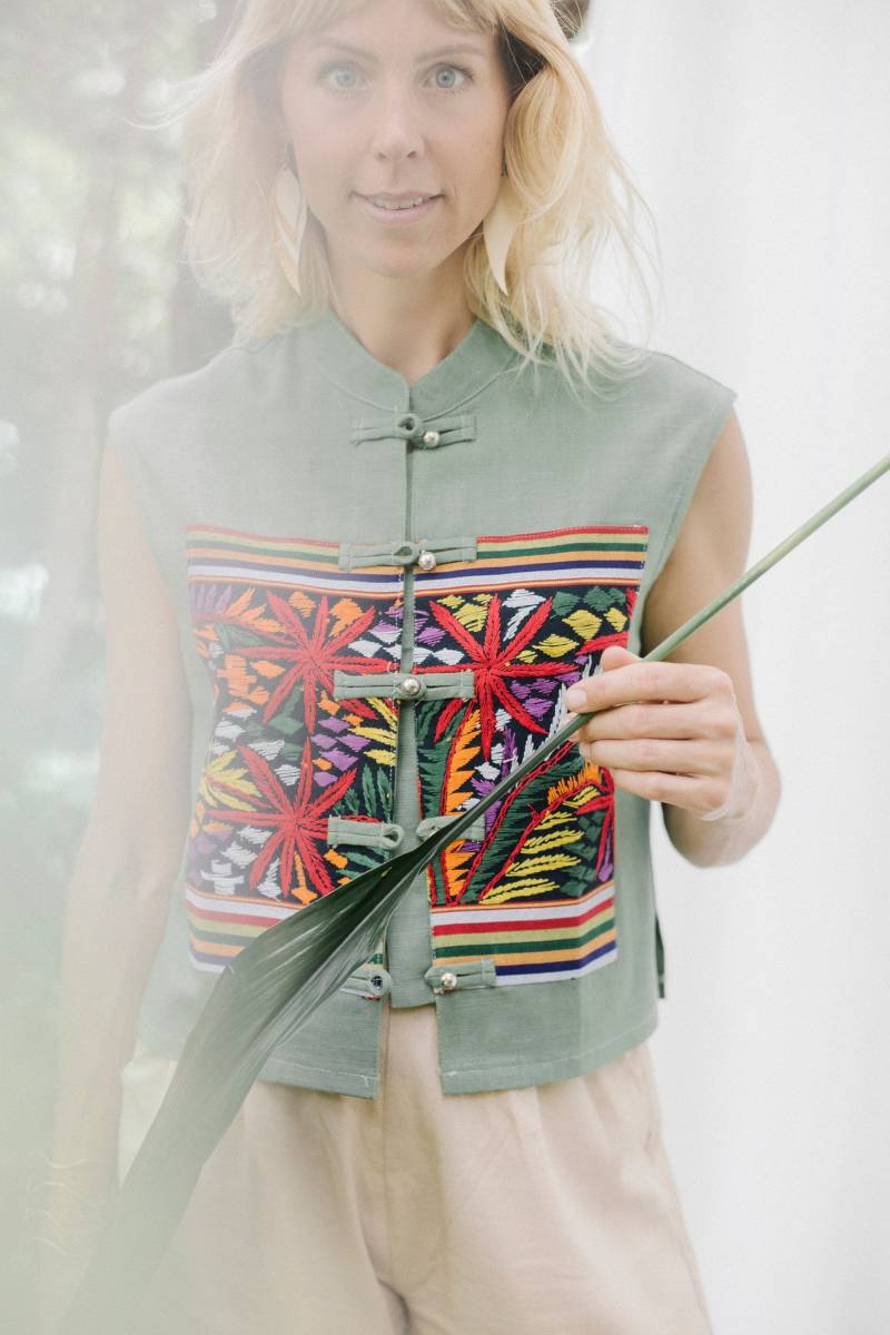 Bestickte Hanf Stoffweste, Handgenähtes Top, Boho Weste, Damen Weste von LitaTheCollection