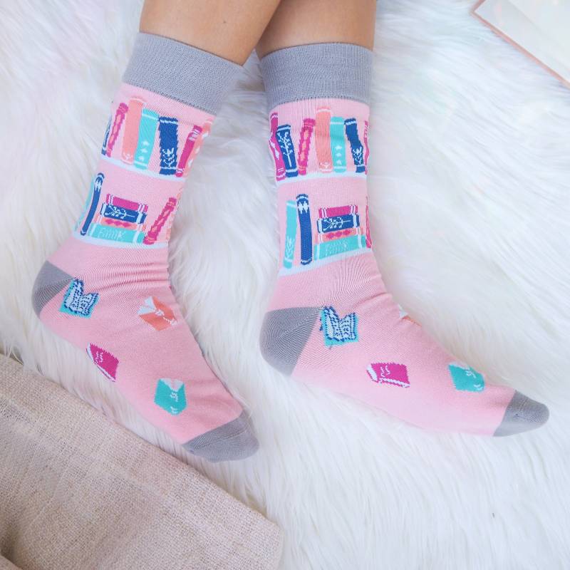 Buchliebhaber Socken - Rosa Geschenk Für Buchsocken Neuheit Literatur Sie Damensocken von LiteraryEmporium