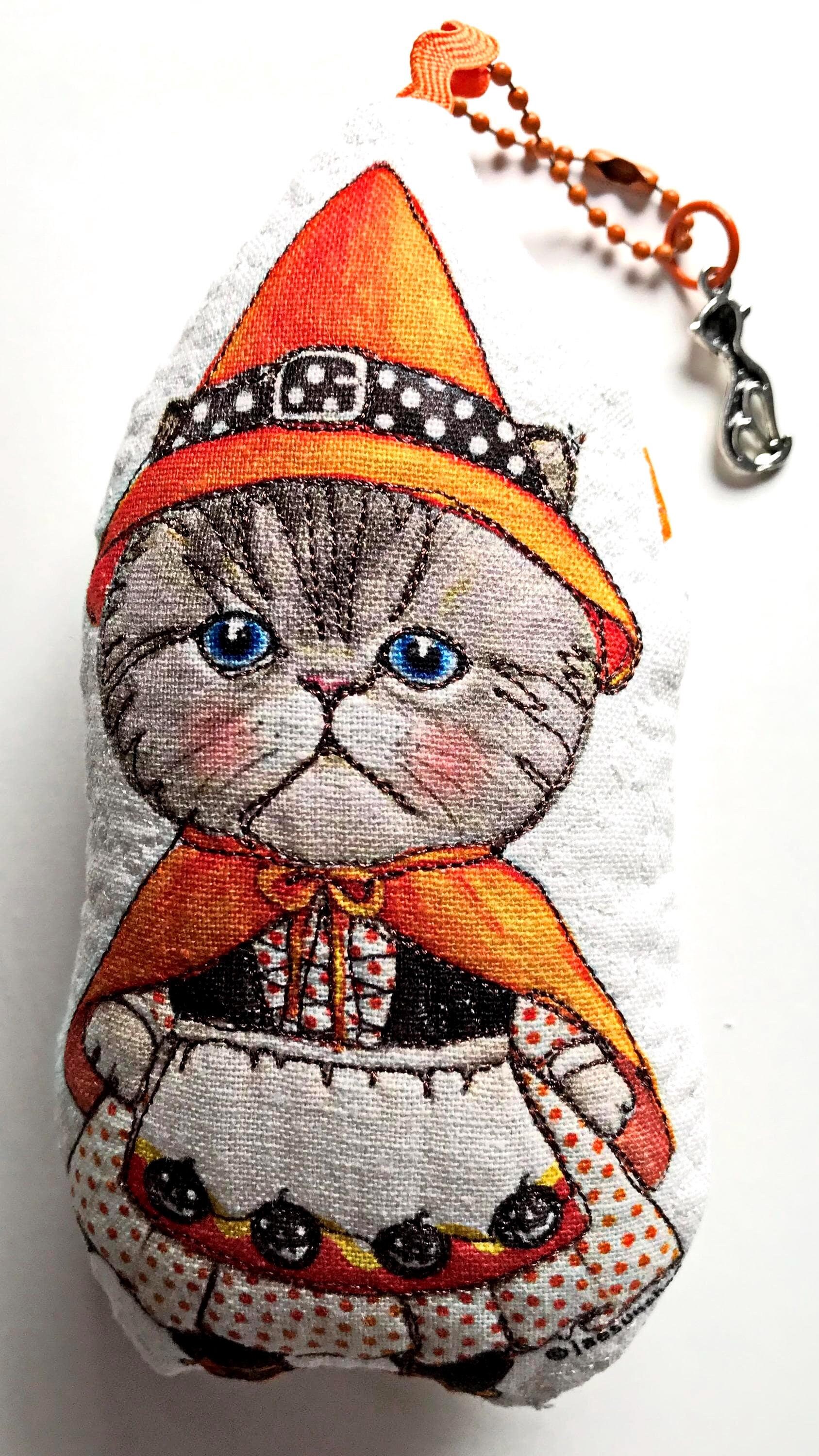 Katze Als Schlüsselanhänger, Deko-Puppe Aus Baumwollstoff, Quilt, Für Auto, Anhänger & Glücksbringer Rucksack Oder Handtaschen | 3A Katze Als Schlüsselanhänger, Deko-Puppe Aus Baumwollstoff, Quilt, Für Auto, Anhänger & Glücksbringer Rucksack Oder Handtaschen | 3A von LithaQuilts