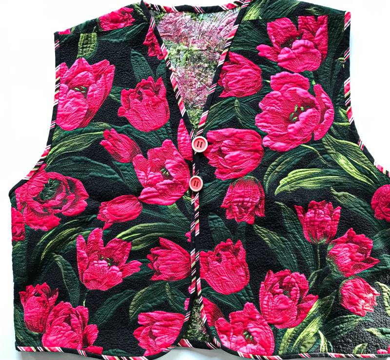 Quilt Weste Im Frühlings-stil "Rote Tulpen", Victorian Quilt, Frühlingserwachen von LithaQuilts