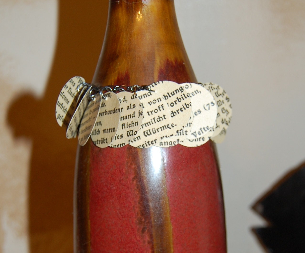 "Bettelarmband Aus Alten Buchseiten "Die Göttliche Komödie"." "Bettelarmband Aus Alten Buchseiten "Die Göttliche Komödie"." von LithonyDesigns