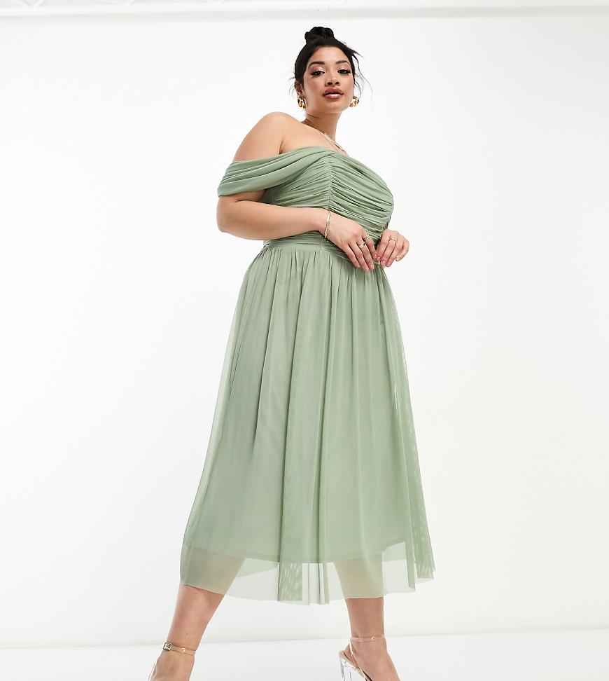 Little Mistress Plus - Bridesmaids - Midikleid aus Mesh in Salbeigrün mit Bardot-Ausschnitt von Little Mistress Plus