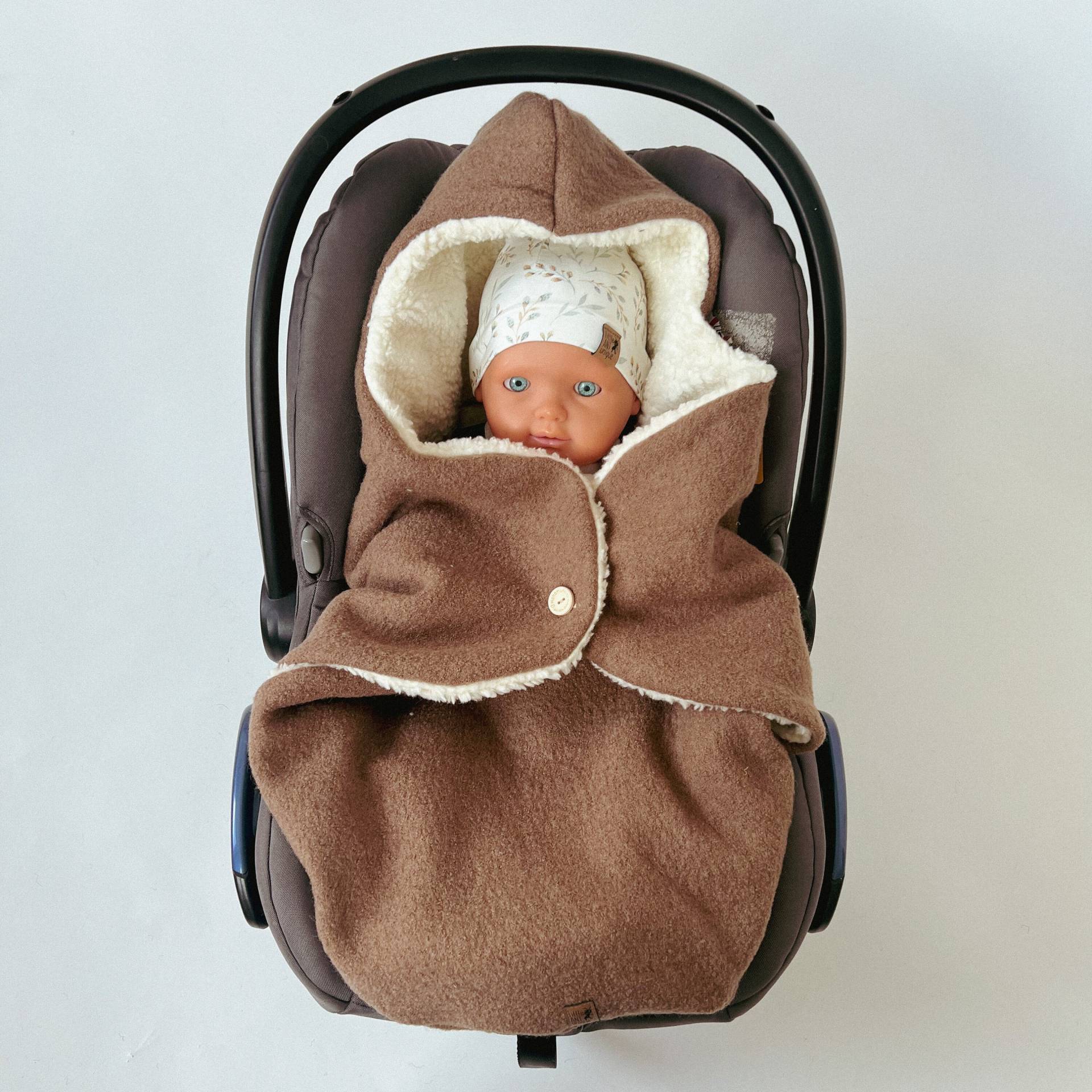 Einschlagdecke Wollwalk/Teddy Kamel Für Babyschale Mit 3-Punkt-Gurtsystemen Einschlagdecke Wollwalk/Teddy Kamel Für Babyschale Mit 3-Punkt-Gurtsystemen von LittleANTunique