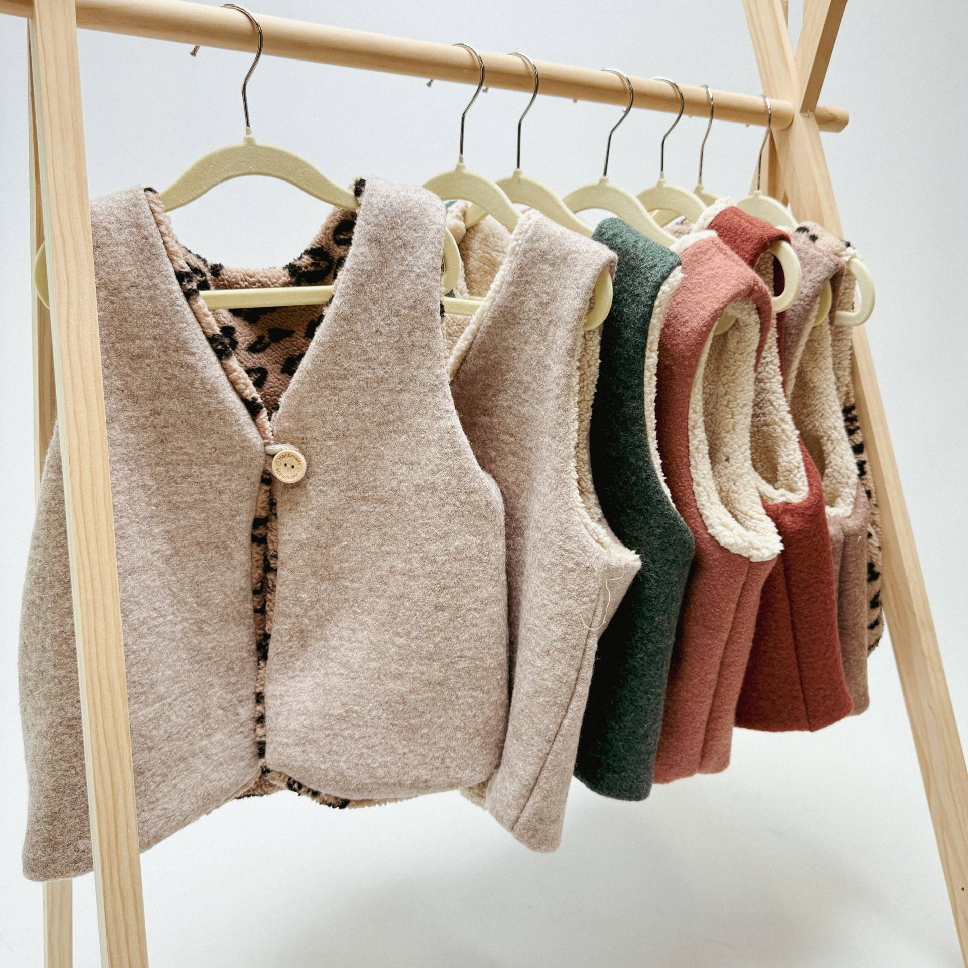 Walkweste Mit Teddyfell Gefüttert Mehrere Farben I 100% Schurwolle Kind Junge Mädchen Unisex von LittleANTunique