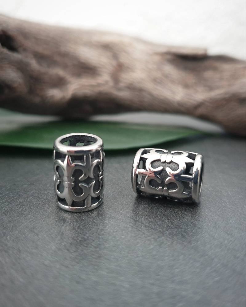 Dreadperle Dreadschmuck Lilie // Großlochperle Edelstahl 6mm Durchmesser Silber Antik Organisch Haarperle Bartperle Dreadperle Dreadschmuck Lilie // Großlochperle Edelstahl 6mm Durchmesser Silber Antik Organisch Haarperle Bartperle von LittleArtifactsArt