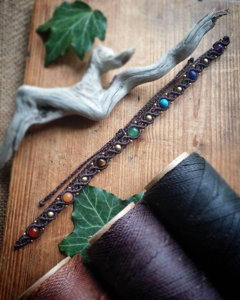 Fußkettchen Chakra Makramee Mit Halbedelsteinperlen // Fußschmuck Heilsteine Chakra von LittleArtifactsArt