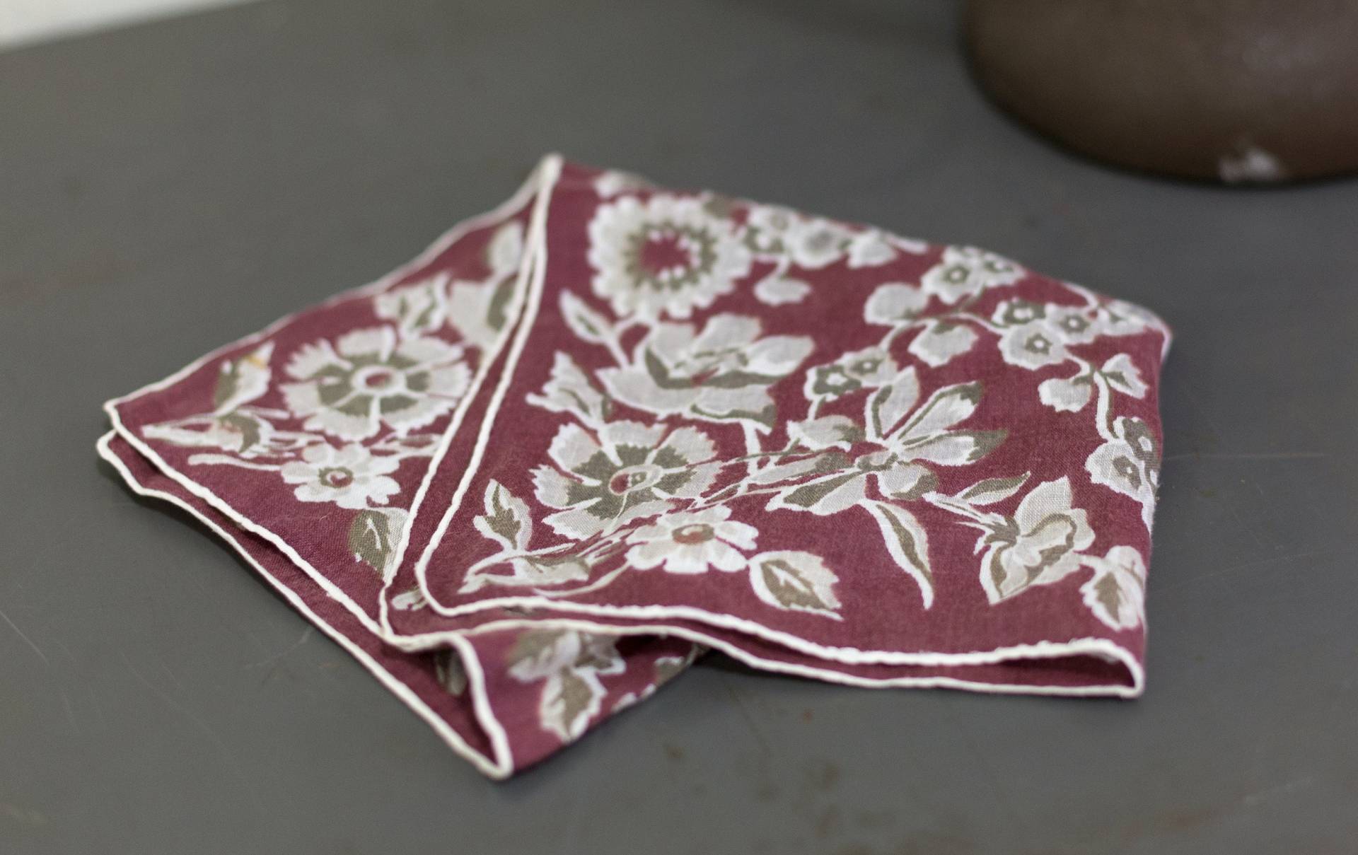 Lila Floral Hankie Lila Floral Hankie von LittleBadCo